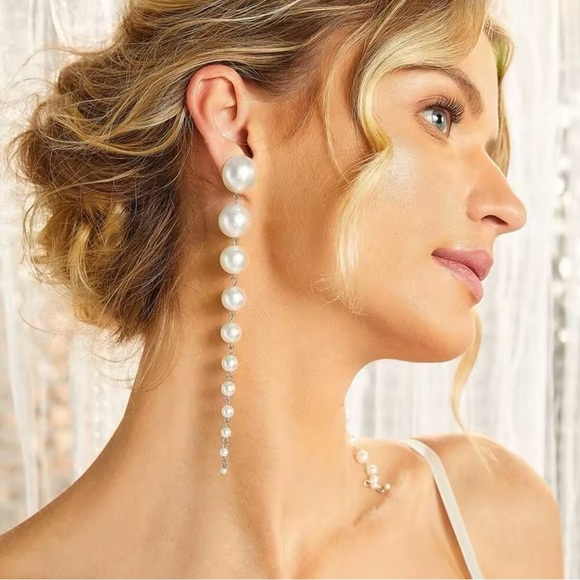 Elegant Pearl Drop Earrings - Picture 1 of 3